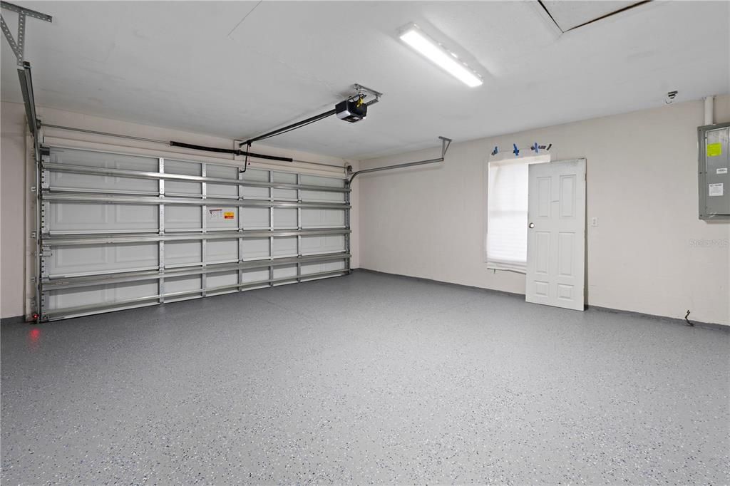 На продажу: $245,000 (3 спален, 2 ванн, 1223 Квадратных фут)