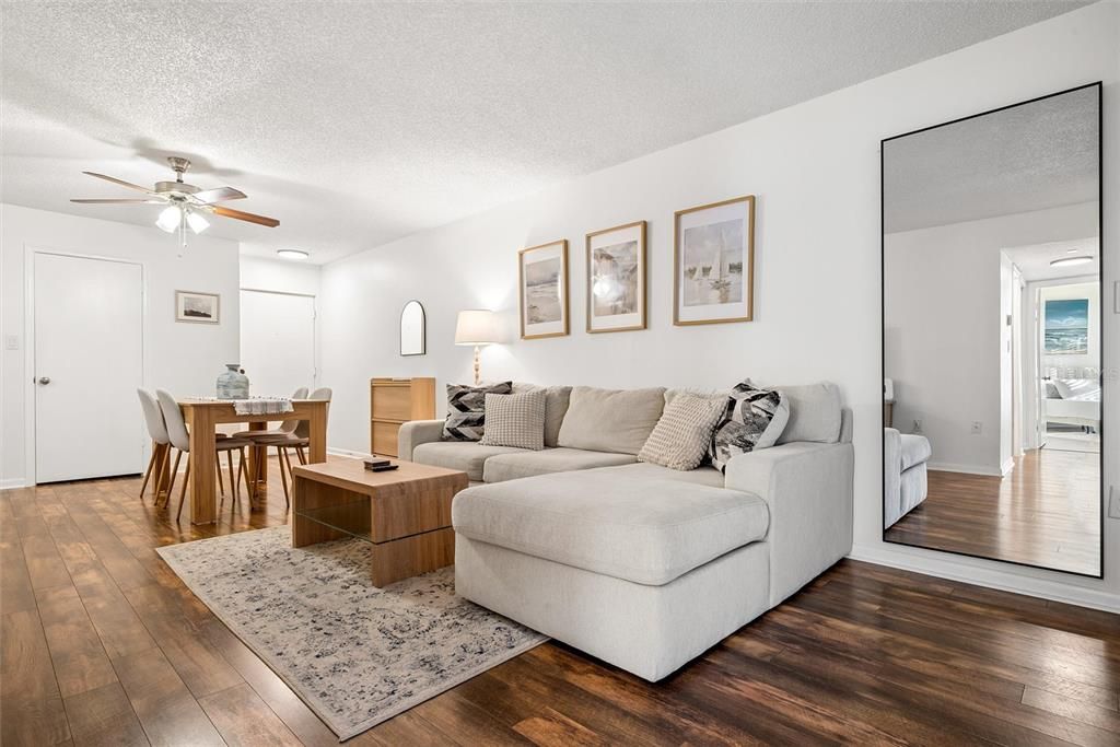En Venta: $190,000 (2 camas, 2 baños, 820 Pies cuadrados)