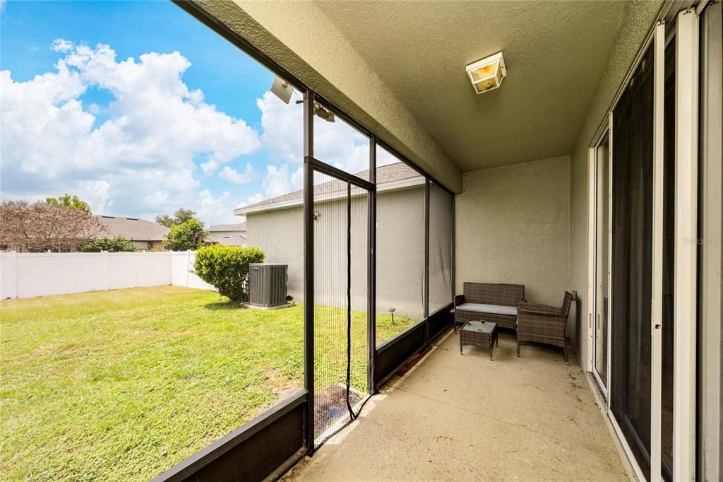 На продажу: $349,900 (4 спален, 2 ванн, 2041 Квадратных фут)