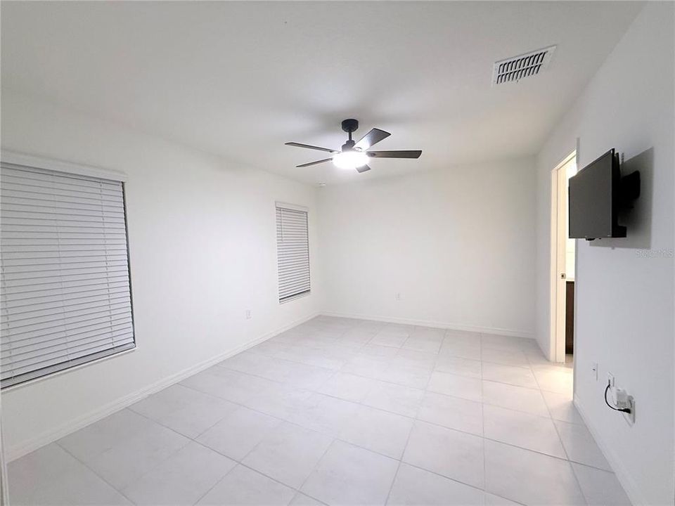 For Sale: $329,000 (3 beds, 2 baths, 1491 Square Feet)