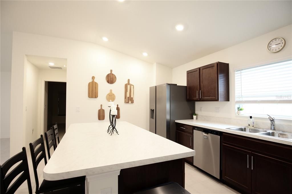 For Sale: $329,000 (3 beds, 2 baths, 1491 Square Feet)
