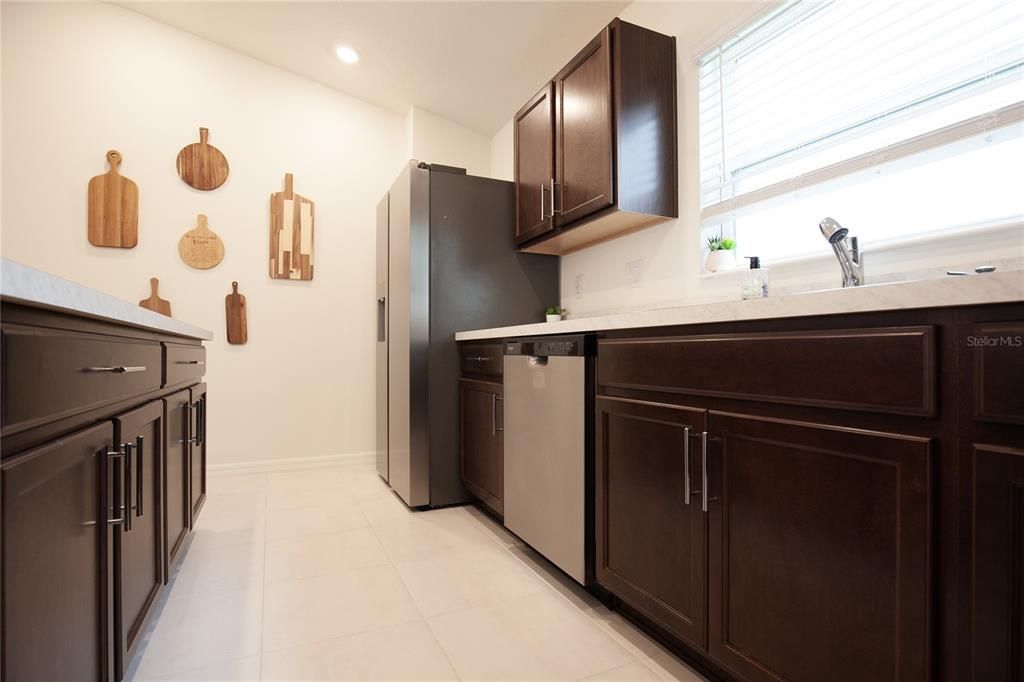 For Sale: $329,000 (3 beds, 2 baths, 1491 Square Feet)