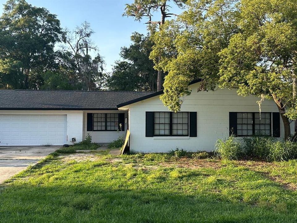 For Rent: $2,300 (3 beds, 2 baths, 1447 Square Feet)