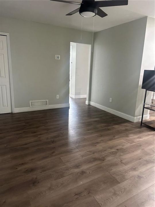 For Rent: $2,300 (3 beds, 2 baths, 1447 Square Feet)