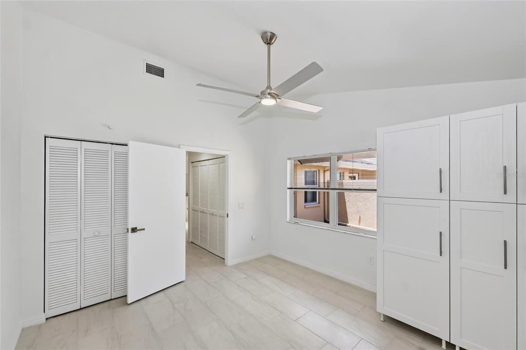 For Rent: $2,100 (2 beds, 2 baths, 1090 Square Feet)
