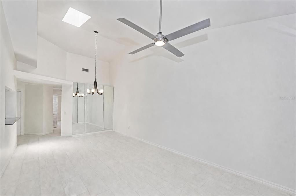 For Rent: $2,100 (2 beds, 2 baths, 1090 Square Feet)