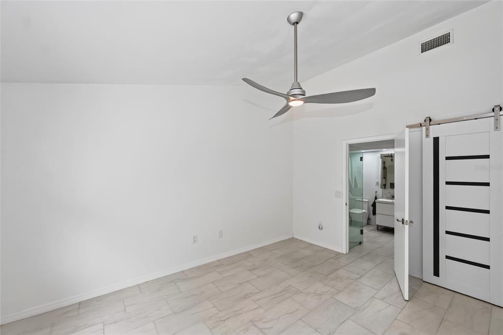 For Rent: $2,100 (2 beds, 2 baths, 1090 Square Feet)