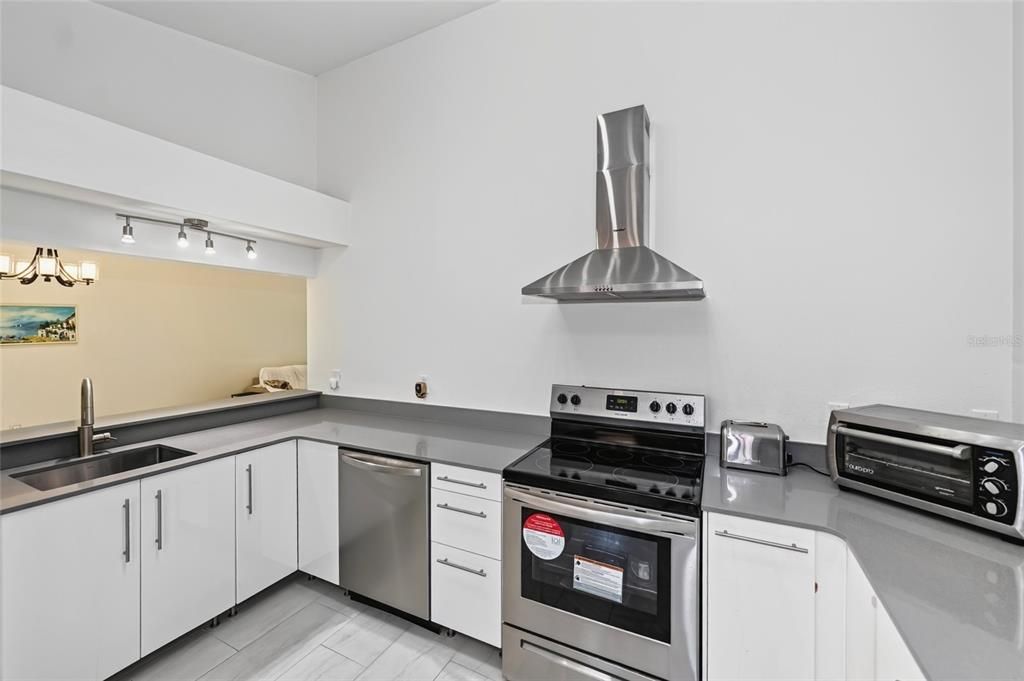 For Rent: $2,100 (2 beds, 2 baths, 1090 Square Feet)