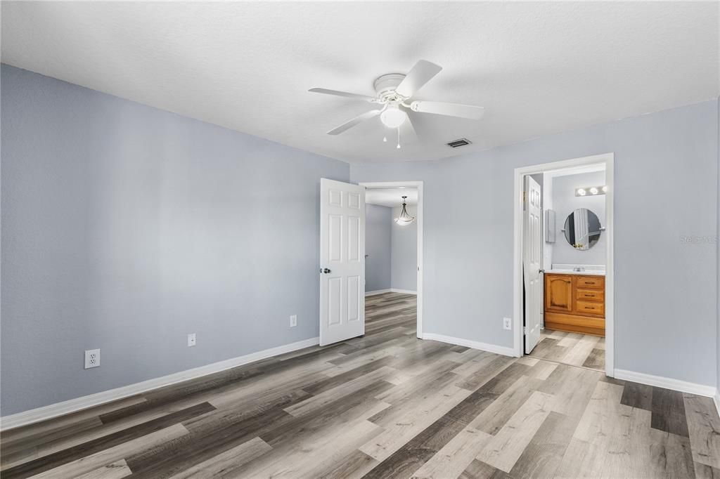 For Sale: $237,990 (3 beds, 2 baths, 1193 Square Feet)