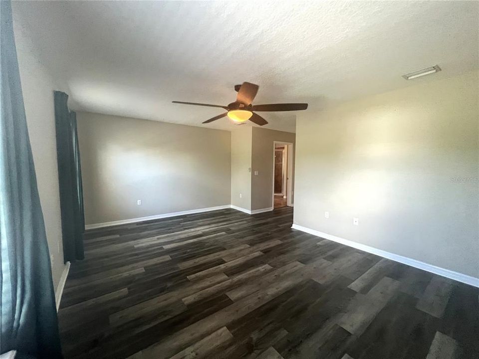 For Sale: $305,000 (3 beds, 2 baths, 1897 Square Feet)