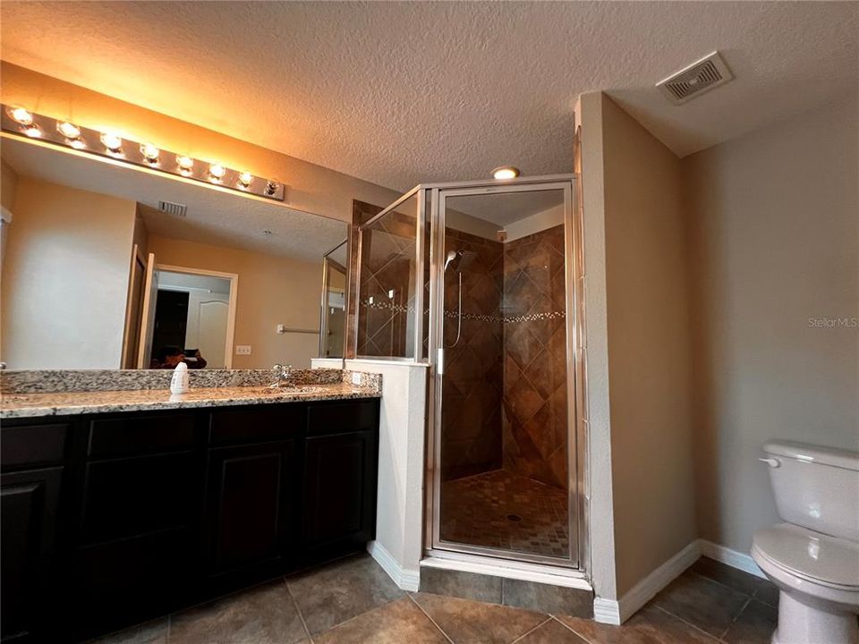 For Sale: $305,000 (3 beds, 2 baths, 1897 Square Feet)