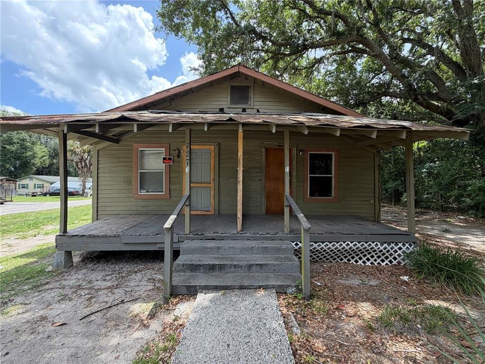 For Sale: $58,000 (2 beds, 2 baths, 996 Square Feet)
