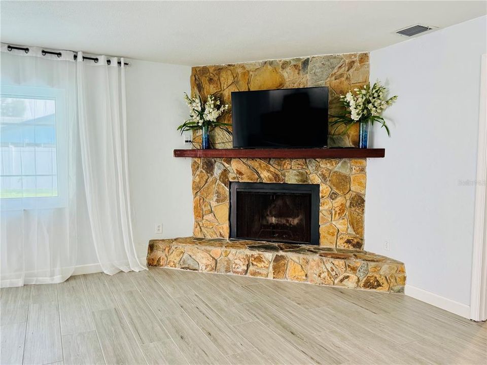 В аренду: $2,950 (3 спален, 2 ванн, 1378 Квадратных фут)