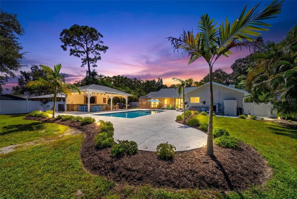 For Sale: $769,500 (3 beds, 2 baths, 2153 Square Feet)