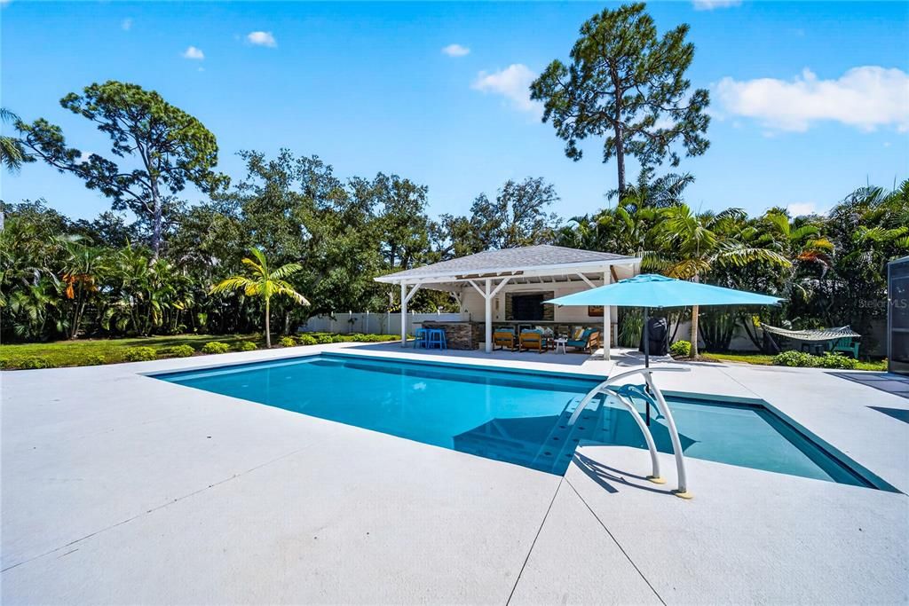 For Sale: $769,500 (3 beds, 2 baths, 2153 Square Feet)