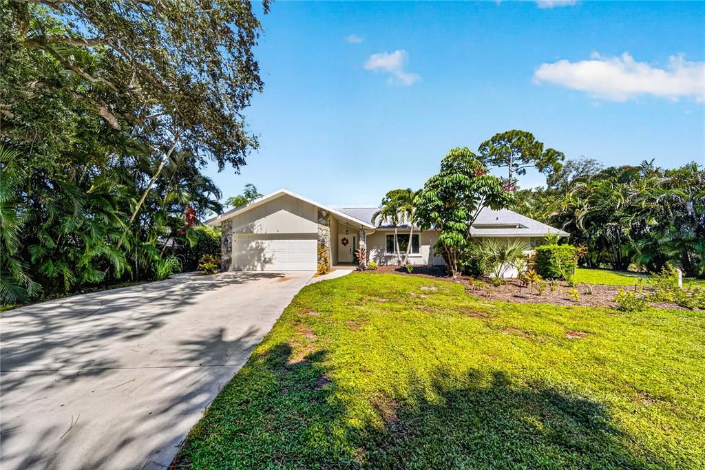 For Sale: $769,500 (3 beds, 2 baths, 2153 Square Feet)