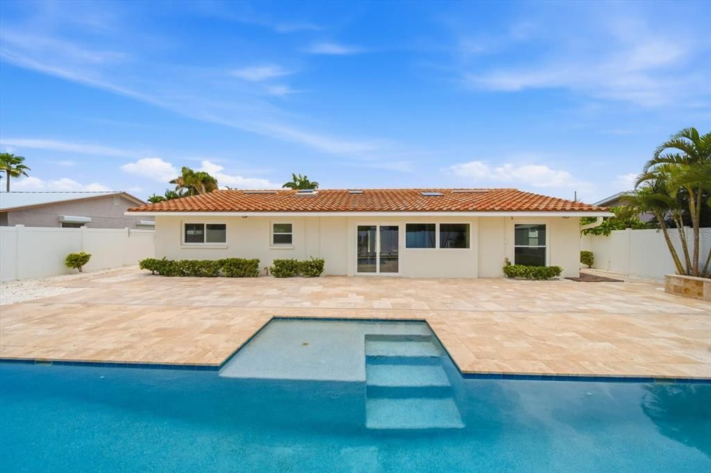 En Venta: $812,000 (3 camas, 2 baños, 1590 Pies cuadrados)