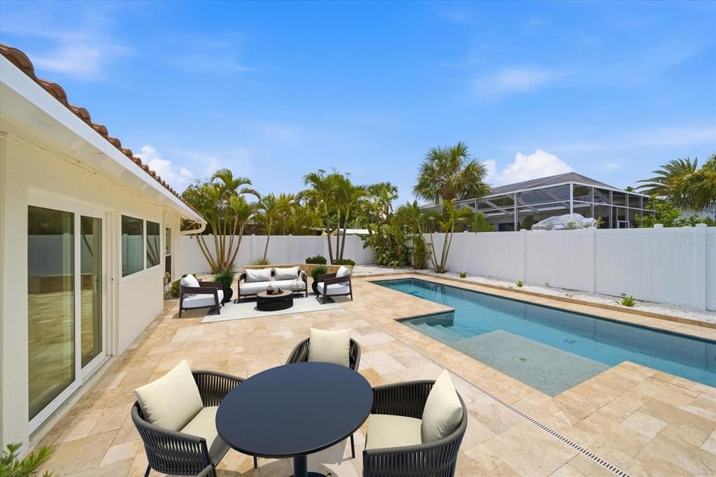 En Venta: $812,000 (3 camas, 2 baños, 1590 Pies cuadrados)