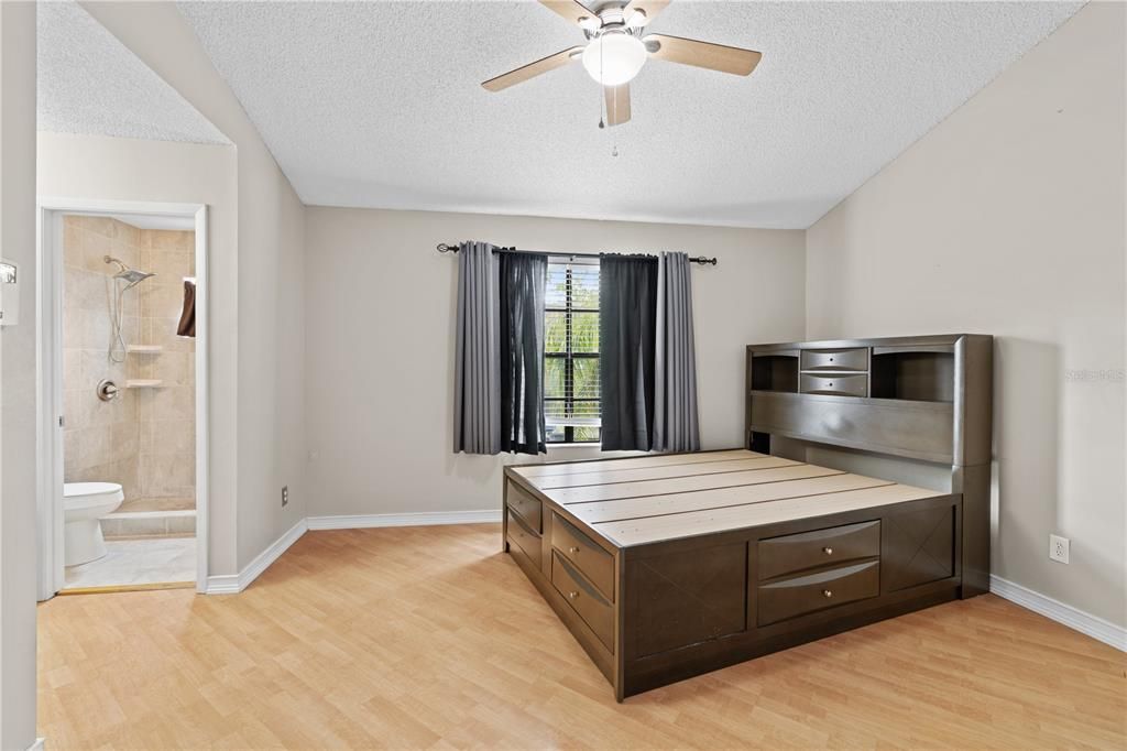 For Rent: $2,150 (3 beds, 2 baths, 1344 Square Feet)