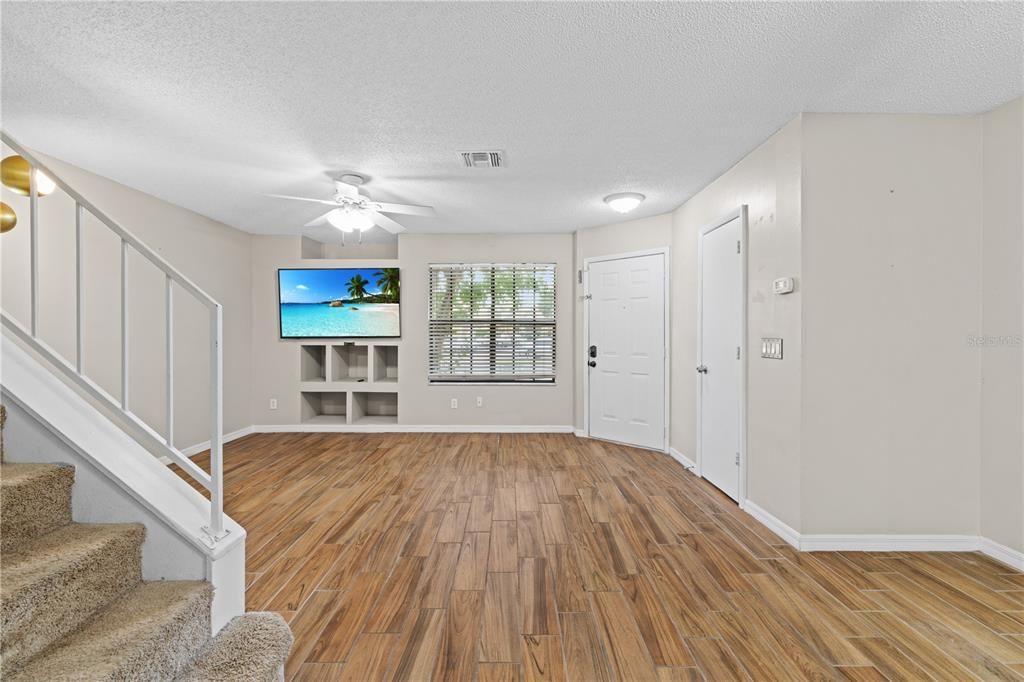 For Rent: $2,150 (3 beds, 2 baths, 1344 Square Feet)