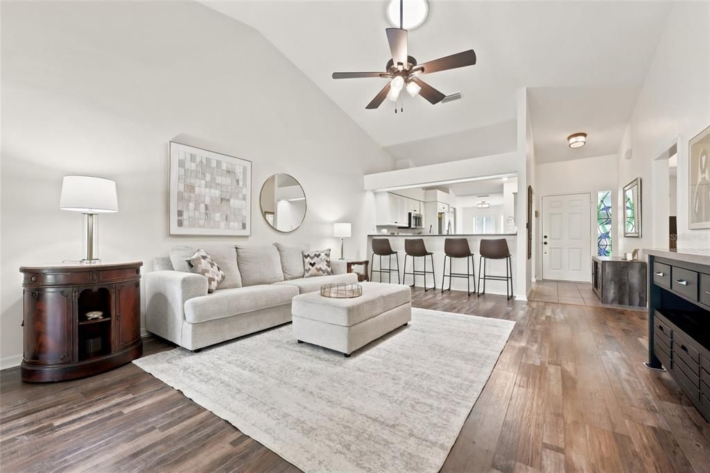 En Venta: $218,500 (2 camas, 2 baños, 1255 Pies cuadrados)
