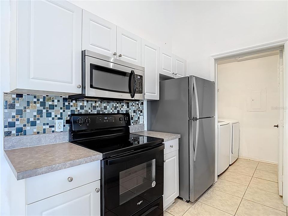 В аренду: $1,700 (3 спален, 2 ванн, 1325 Квадратных фут)