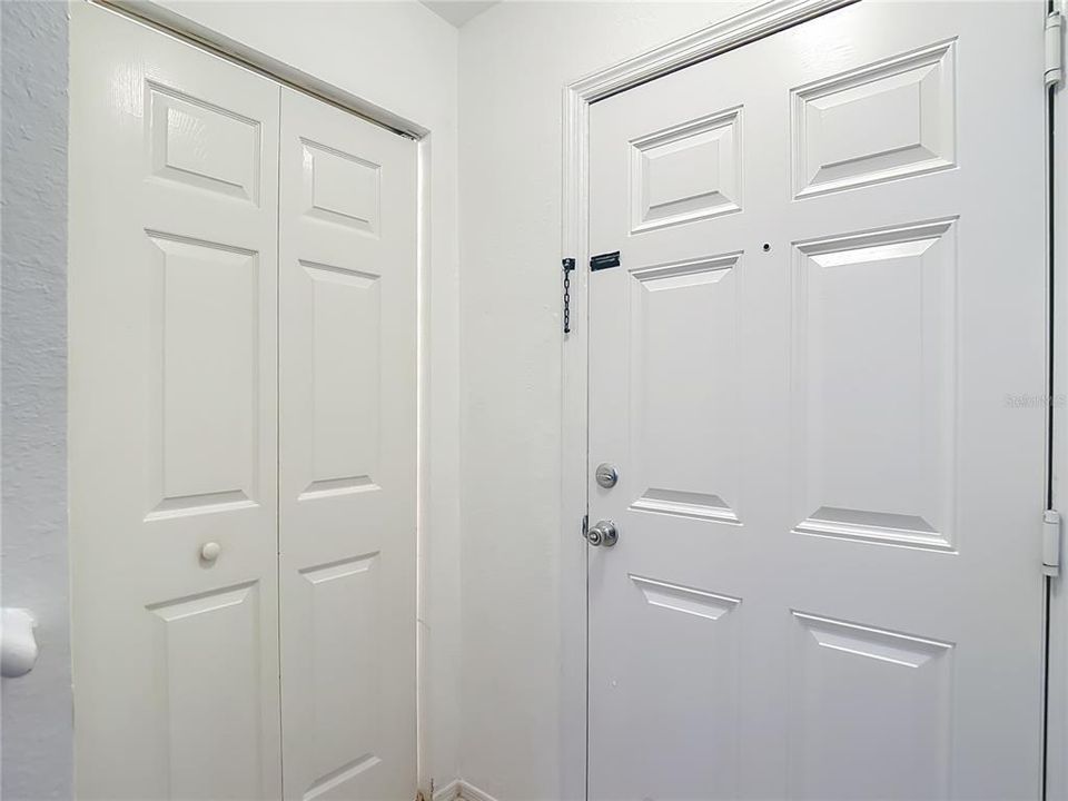 В аренду: $1,700 (3 спален, 2 ванн, 1325 Квадратных фут)