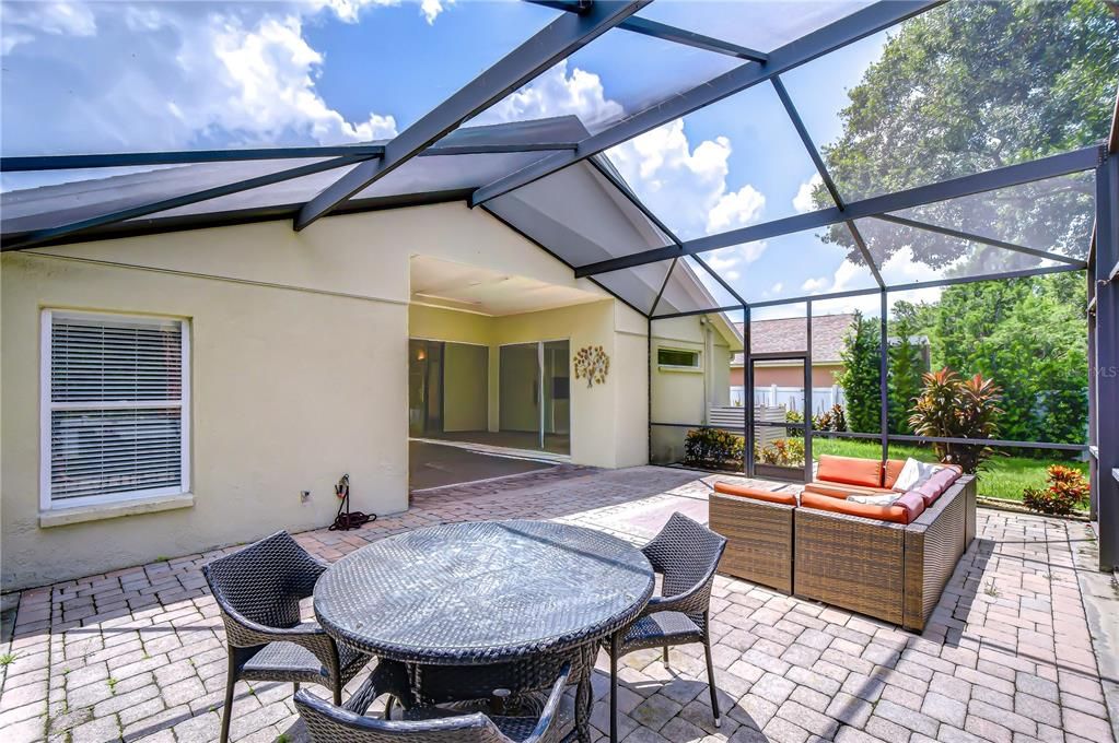 En Venta: $480,000 (4 camas, 2 baños, 2108 Pies cuadrados)