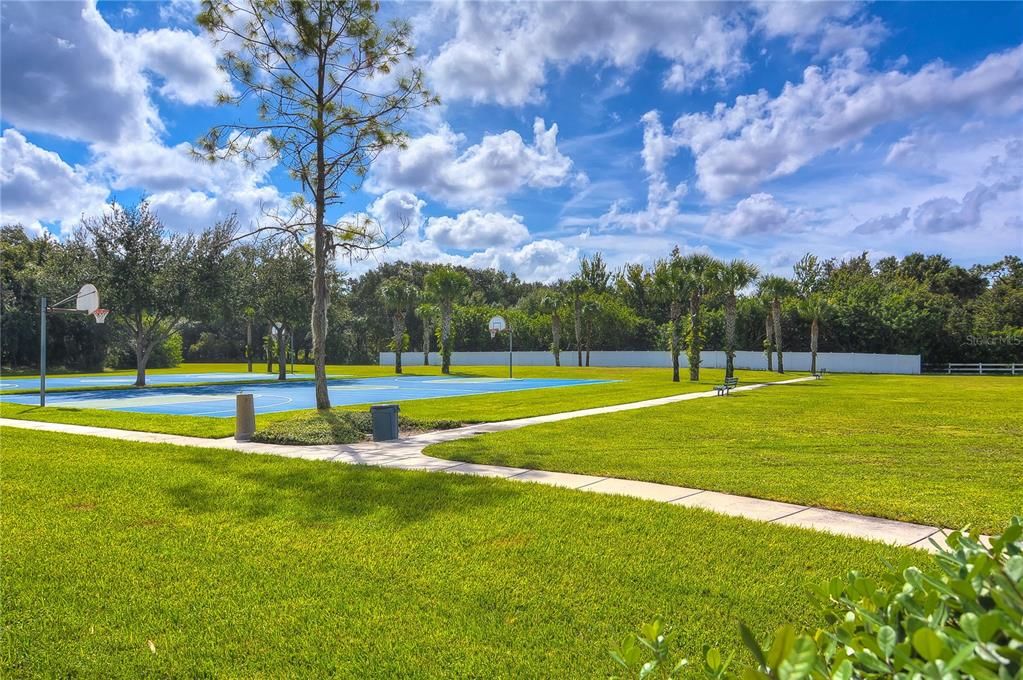En Venta: $480,000 (4 camas, 2 baños, 2108 Pies cuadrados)