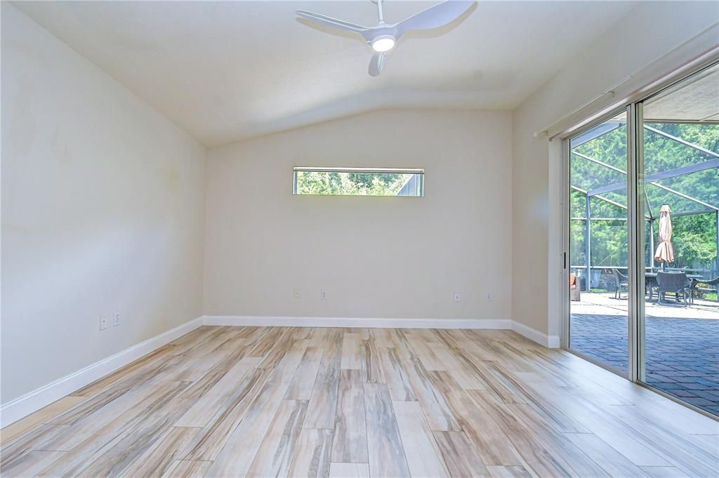 En Venta: $480,000 (4 camas, 2 baños, 2108 Pies cuadrados)