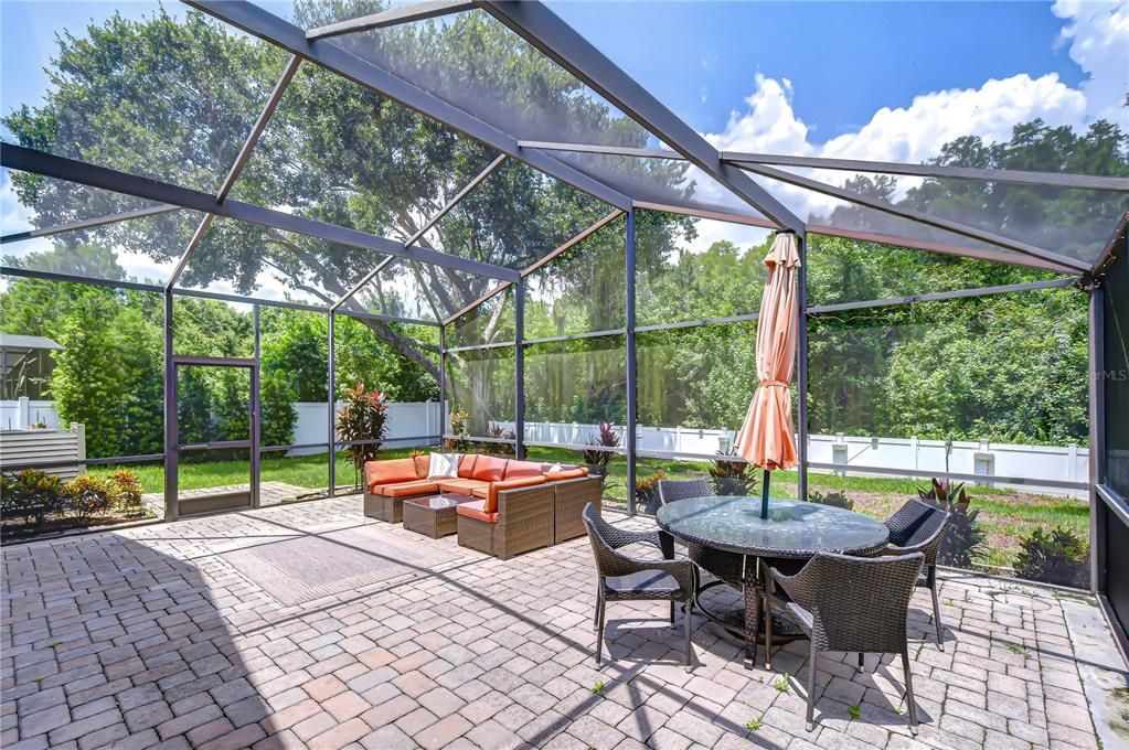 En Venta: $480,000 (4 camas, 2 baños, 2108 Pies cuadrados)