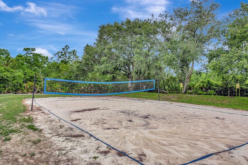 На продажу: $400,000 (4 спален, 2 ванн, 2381 Квадратных фут)