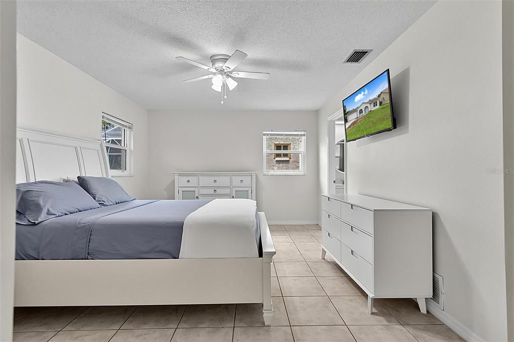 For Sale: $485,000 (3 beds, 2 baths, 1488 Square Feet)