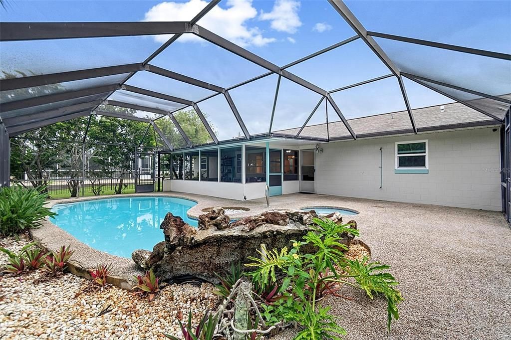 For Sale: $485,000 (3 beds, 2 baths, 1488 Square Feet)