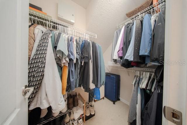 Activo con contrato: $535,000 (4 camas, 2 baños, 2142 Pies cuadrados)