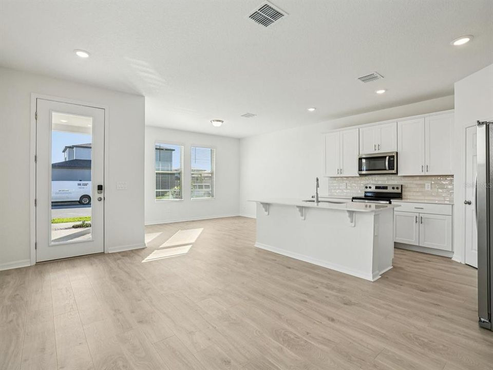 For Sale: $395,000 (4 beds, 2 baths, 2011 Square Feet)