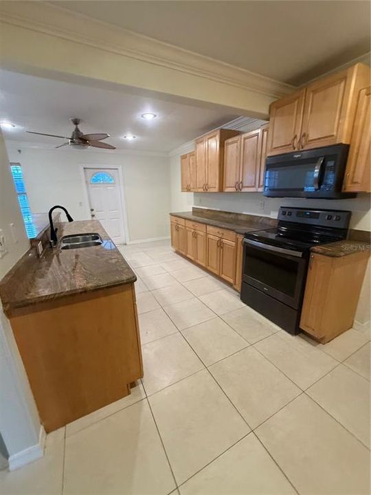 В аренду: $2,200 (3 спален, 2 ванн, 2100 Квадратных фут)