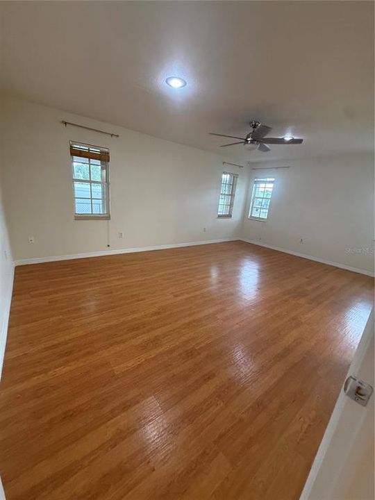 В аренду: $2,200 (3 спален, 2 ванн, 2100 Квадратных фут)