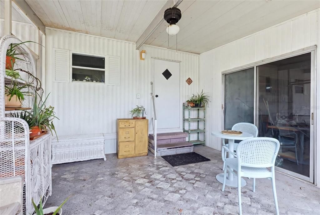 For Sale: $179,000 (2 beds, 2 baths, 1248 Square Feet)