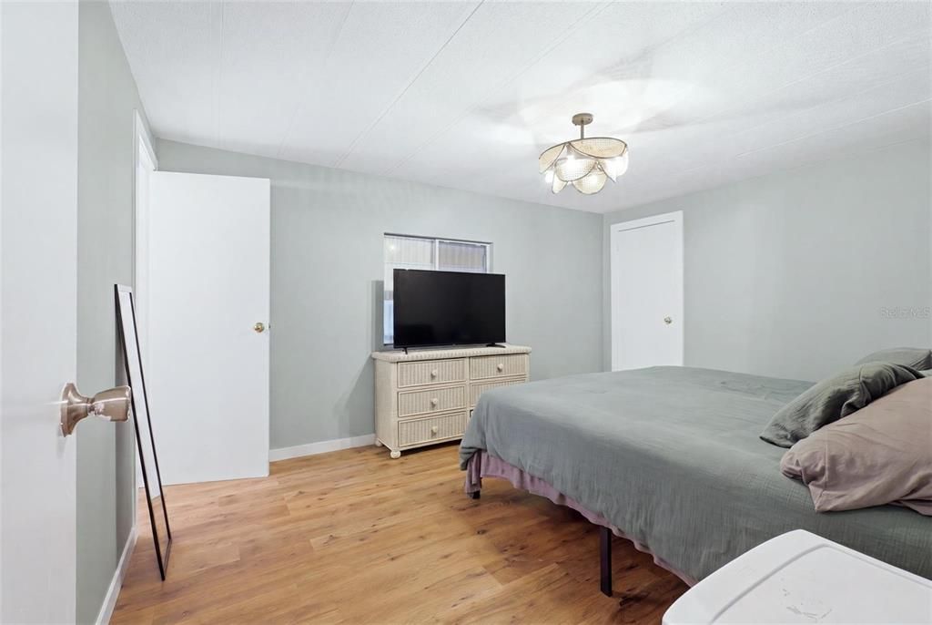 For Sale: $179,000 (2 beds, 2 baths, 1248 Square Feet)