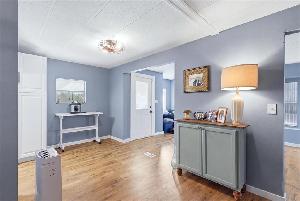 For Sale: $179,000 (2 beds, 2 baths, 1248 Square Feet)