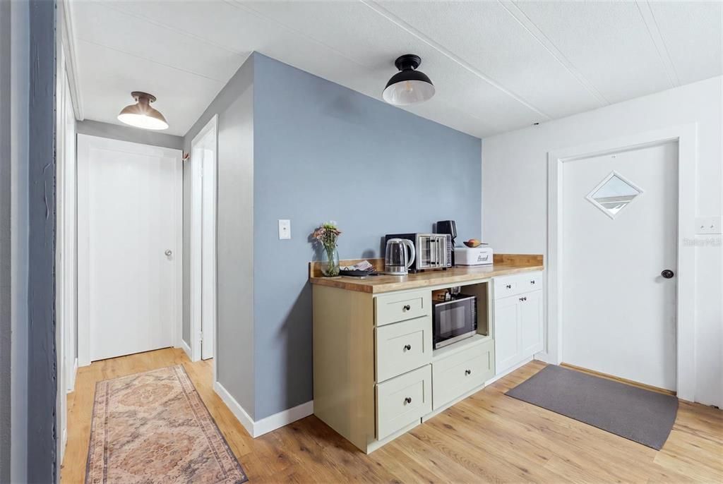 For Sale: $179,000 (2 beds, 2 baths, 1248 Square Feet)