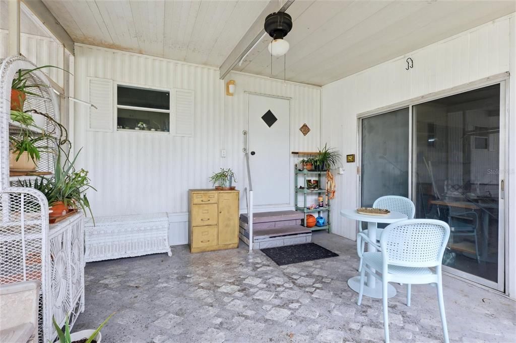 For Sale: $179,000 (2 beds, 2 baths, 1248 Square Feet)