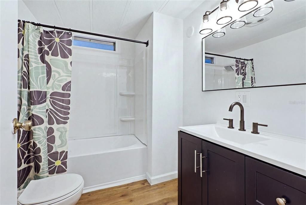 For Sale: $179,000 (2 beds, 2 baths, 1248 Square Feet)