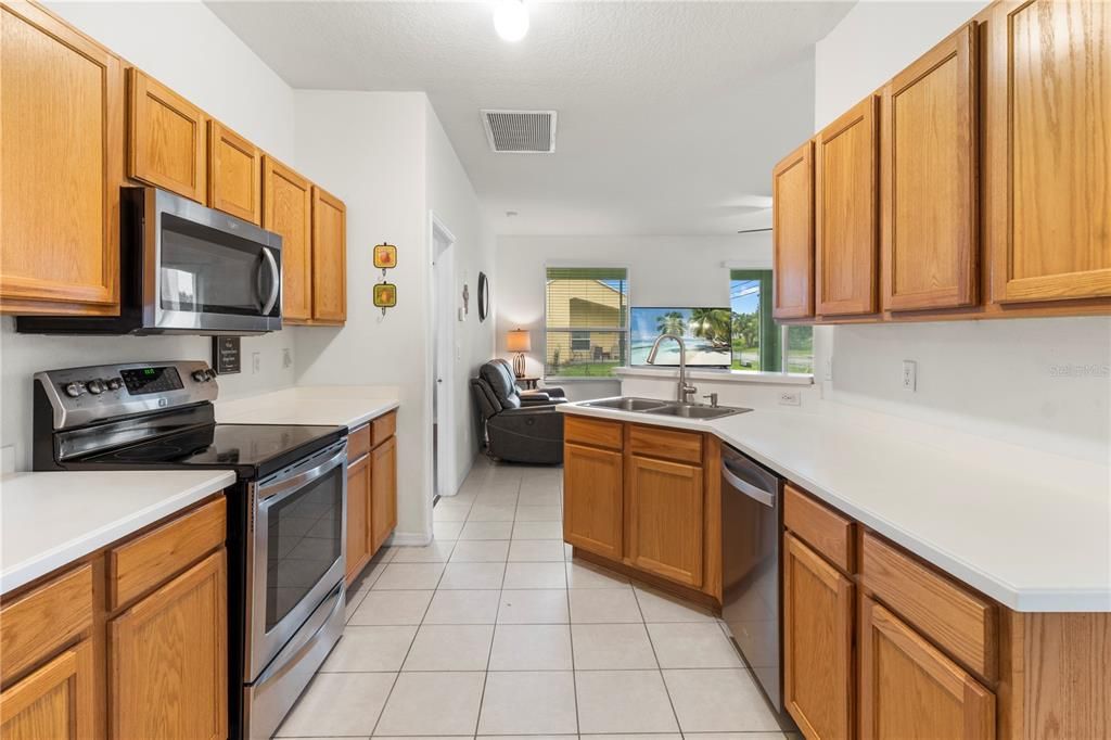 En Venta: $330,000 (3 camas, 2 baños, 1615 Pies cuadrados)