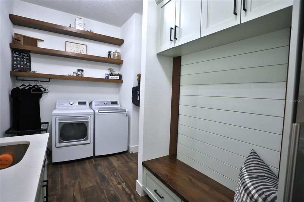 En Venta: $1,499,000 (3 camas, 2 baños, 2210 Pies cuadrados)