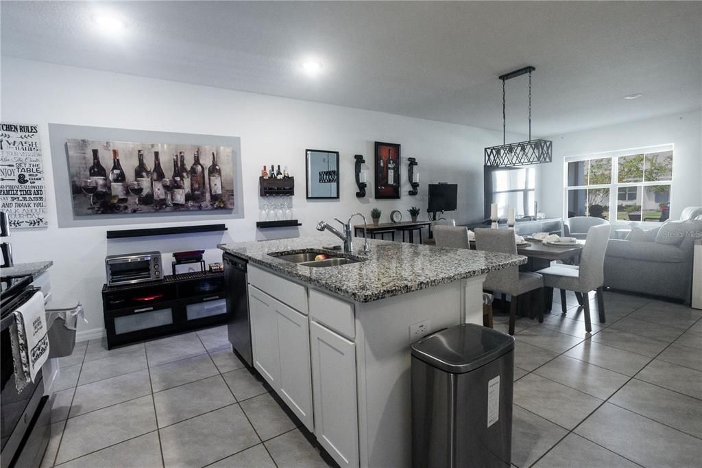 For Rent: $2,300 (3 beds, 2 baths, 1580 Square Feet)