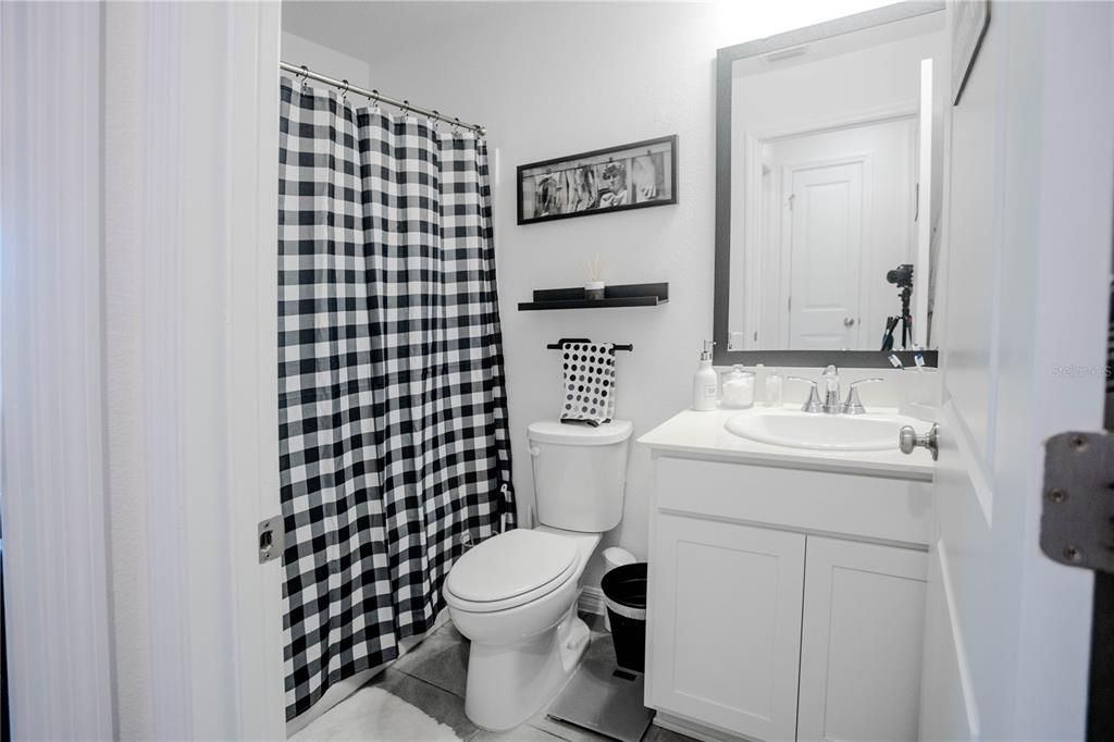 For Rent: $2,300 (3 beds, 2 baths, 1580 Square Feet)