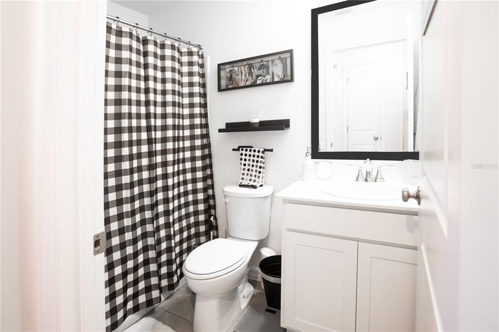 For Rent: $2,300 (3 beds, 2 baths, 1580 Square Feet)