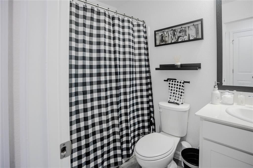 For Rent: $2,300 (3 beds, 2 baths, 1580 Square Feet)